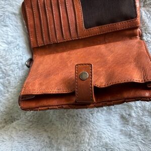 Medium brown woven leather wallet